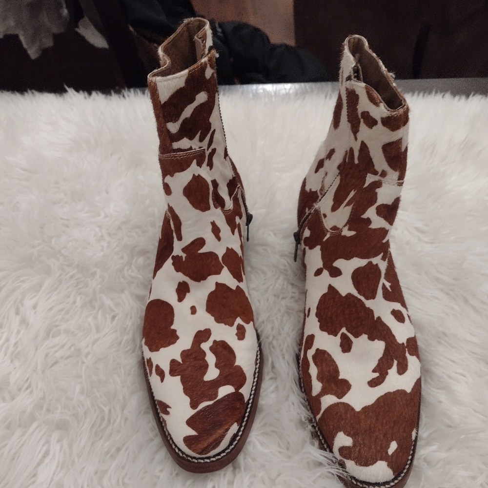 Luxxe Design Shoes Cow Leather Boots.